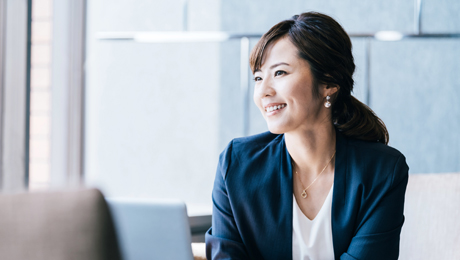 女性　ビジネス日本語　トレーナー